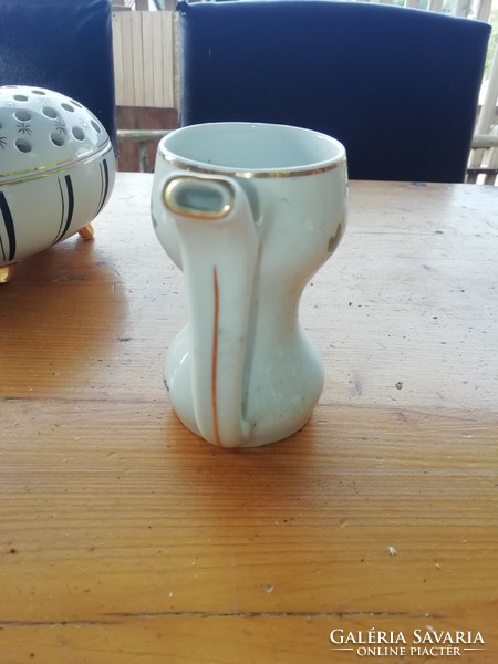 Porcelán Hollóházi pohár  képeken látható állapotban. ﻿Hihetetlen aukciók és akciók folyamato