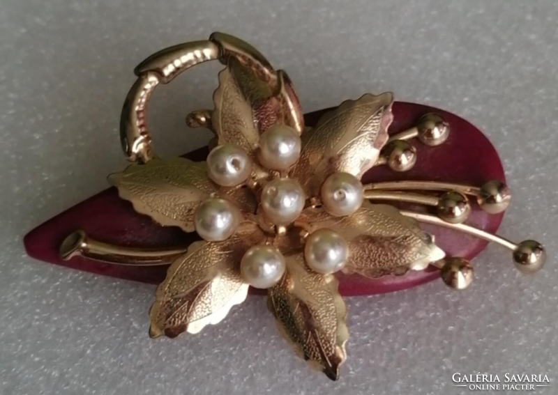 Régi  Aranyozott  Bross Bordó Alapon