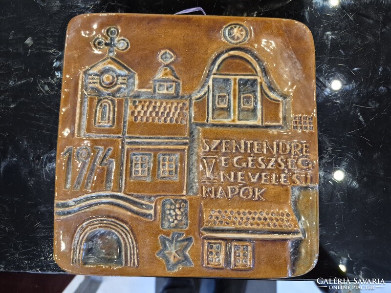 Kerámia falidísz és mások