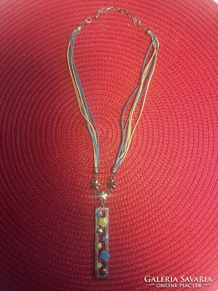 Tűzzománc medál színes szálakkal