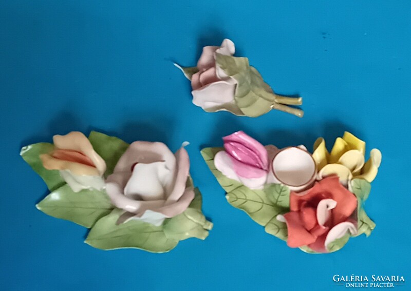 3 Aquincumi rózsa , az egyik gyertyartóval