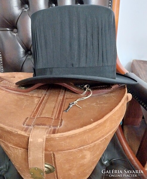 Cilinderkalap/"Doktorkalap "eredeti bőr kalaptartó box-ban