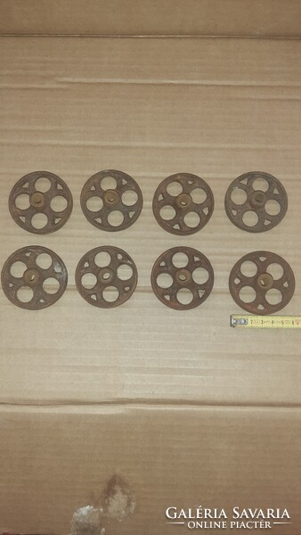 Gurulós játékhoz öntöttvas kerék