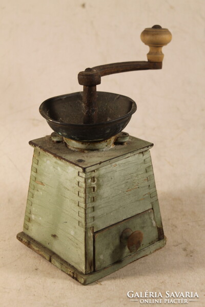 Antik kávédaráló 785