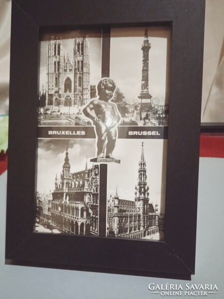 Black and White Brussels framed post card in mint condition