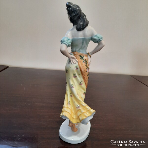 Herendi Carmen a cigány lány porcelán figura
