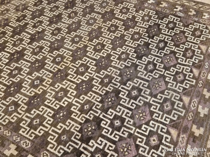 BELUDJ szőnyeg, 273x178 cm