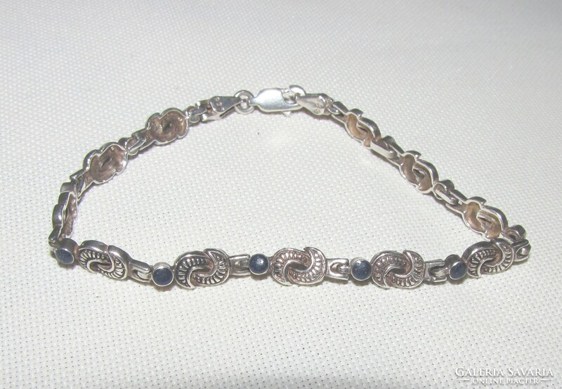 Ezüst karkötő lapis lazuli kővel