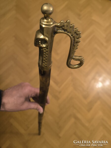 Gyönyörű Réz kos fejes túrabot pàsztor bot , juhász kampó Gamó Mikulás bot. Kos éskígyó fejes