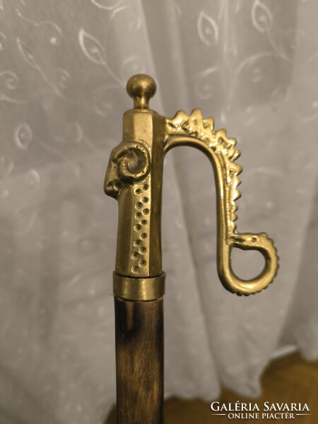 Gyönyörű Réz kos fejes túrabot pàsztor bot , juhász kampó Gamó Mikulás bot. Kos éskígyó fejes