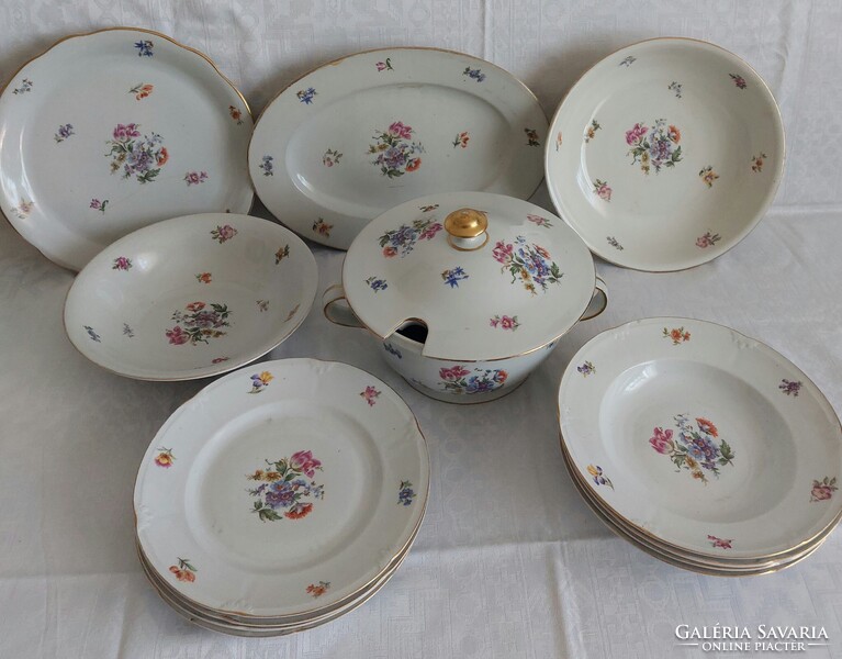 Kézzel festett 4 szemelyes Zsolnay étkeszlet az 1960-as evekből