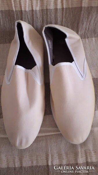 Krémszín nyári vászon papucscipő  félcipő férfi 43 Új.