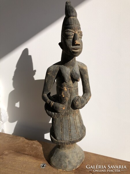 Nigériai törzsi fa szobor eladó.