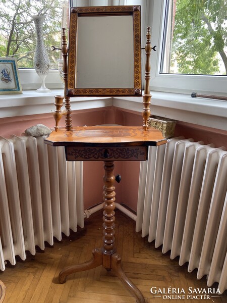 Antik intarziás fésülködő asztalka, 1872