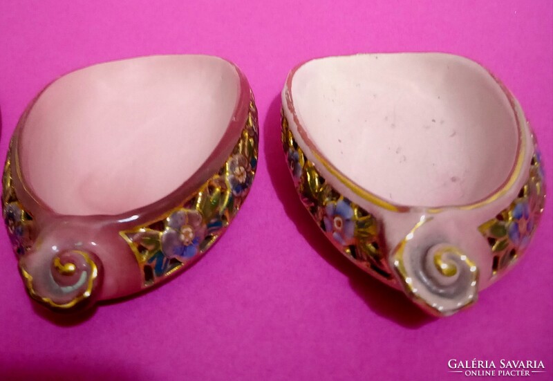 Zsolnay Antik családi pecsétes majolika pink áttört tálkák