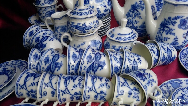 Hagymamintas készletek/4db/, teás, csokoládés, mokkás, süteményes kb 60 db.újak