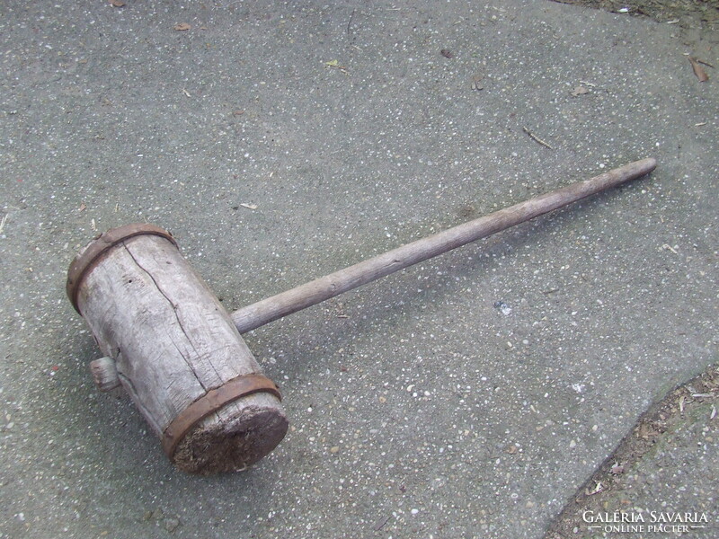 Antique wooden tool tool shovel