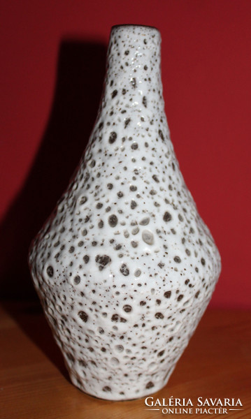 Fehér lukacsos váza RETRO