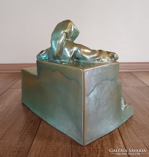 Antik Zsolnay eozin mázas Anonymus figura