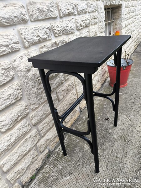 Art Deco Szecessziós posztamens viràgtartó konzol laptop asztal Thonet tonett Kàvézó dohànyzó asztal