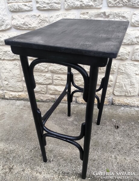 Art Deco Szecessziós posztamens viràgtartó konzol laptop asztal Thonet tonett Kàvézó dohànyzó asztal