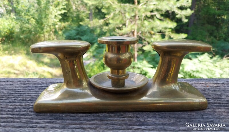 Gyertyatartó-kikötőbak