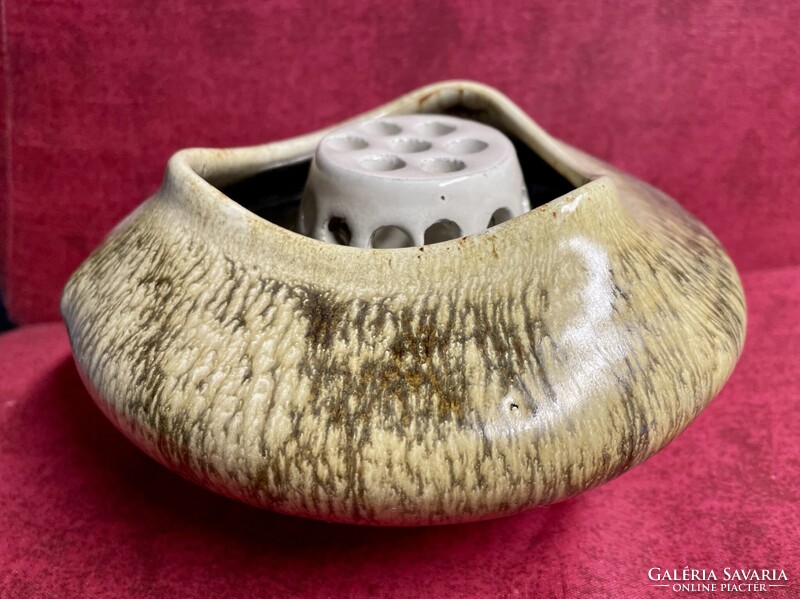 Kerámia virágtartó - 9 cm magas, átmérő: 17 cm