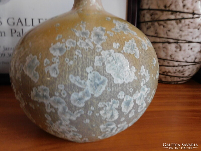 Halmos Ferenc váza kristálymázzal