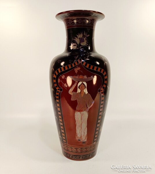 ZSOLNAY, DOLGOZÓ NŐK TÖBBTŰZŰ EOSIN KÉZZEL FESTETT PORCELÁN PADLÓVÁZA, HIBÁTLAN! (HD005)