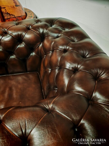 Klasszikus angol bőr ülőgarnitúra chesterfield kanapé + 3 db. fotel patinás szép állapotban