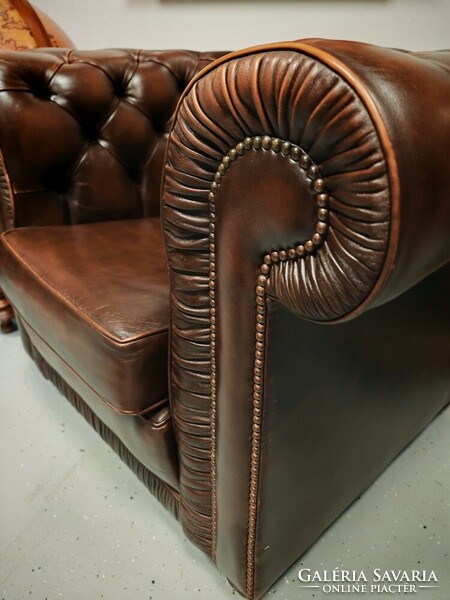 Klasszikus angol bőr ülőgarnitúra chesterfield kanapé + 3 db. fotel patinás szép állapotban
