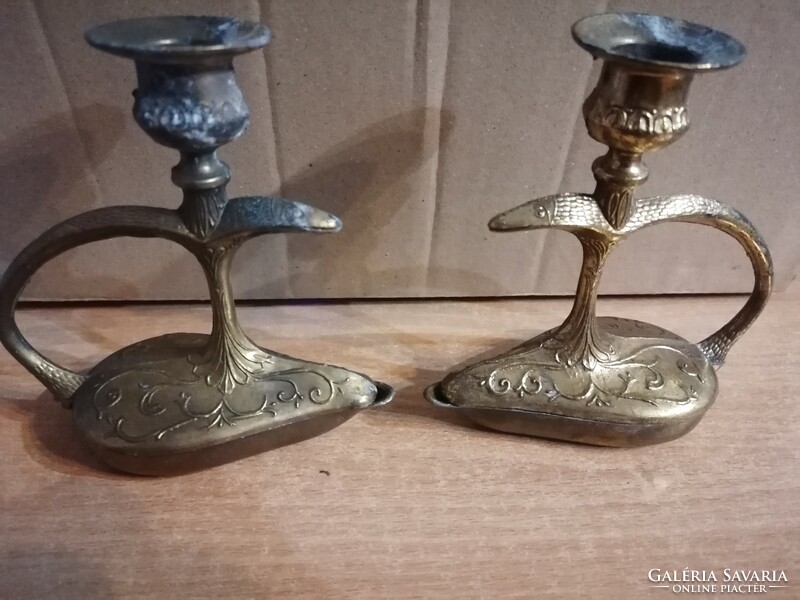 2db vintage réz sétáló gyertyatartó fellelt állapotban.