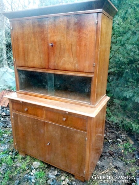 Szervíz tálaló szekrény, jó állapotban.