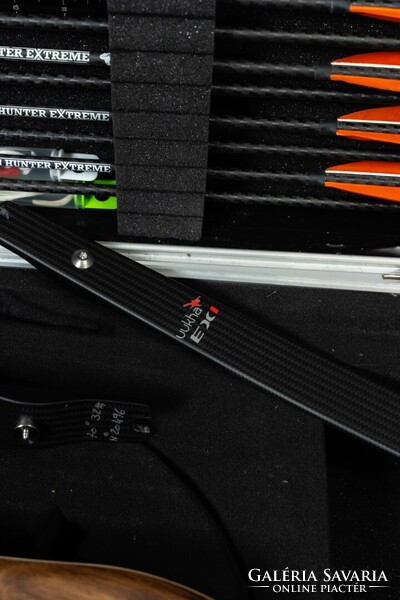 Prémium Takedown Recurve Íj Készlet – Fa–Karbon Íjjal, Karbon Nyílvesszőkkel és teljes csomaggal