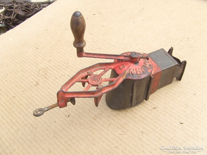 Régi konyhai eszköz daráló diódaráló