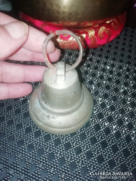 Antik csengő a képeken látható állapotban van