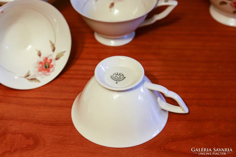 Haas & Czjzek Chodau 4 személyes, teás készlet, csontszínű elegáns darabok.