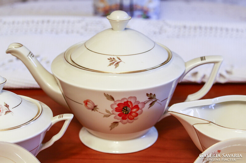 Haas & Czjzek Chodau 4 személyes, teás készlet, csontszínű elegáns darabok.