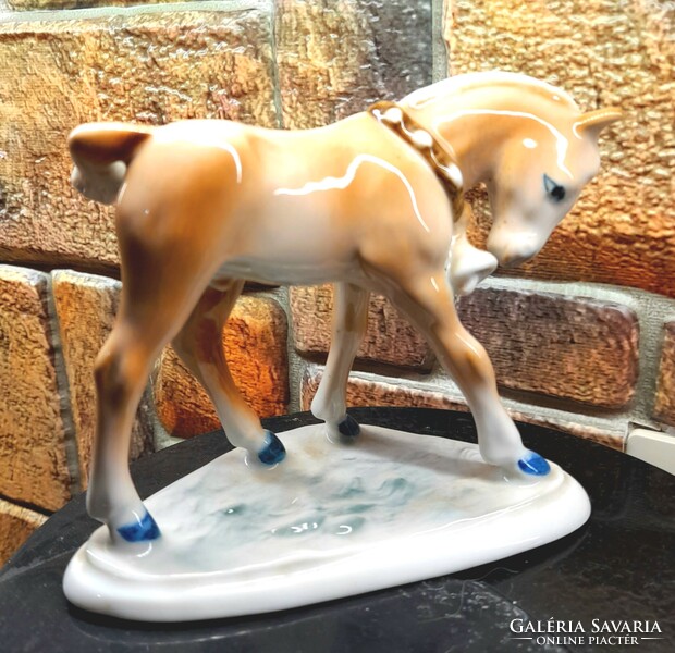 IngyenPosta:ZSOLNAY csikó csengővel