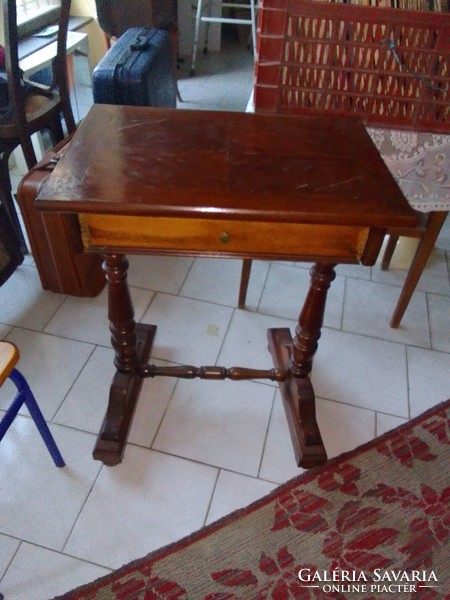 Ó német varró asztal