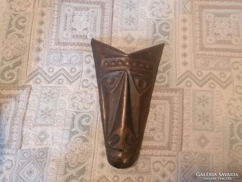 VÖRÖSRÉZ FALI-MASZK