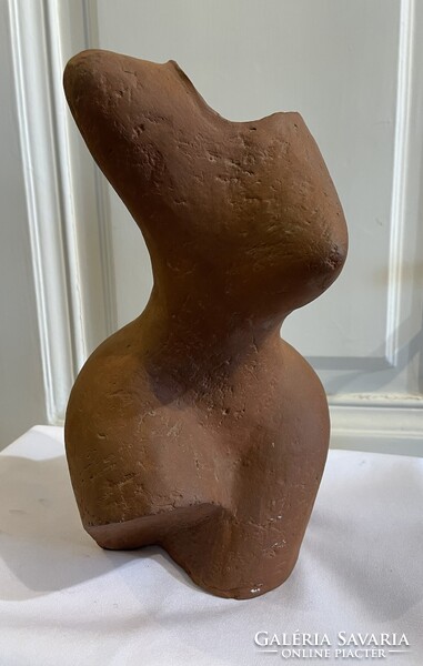 Csekovszky Árpád (1931-1997)_Női torzó_kerámia_25x40cm
