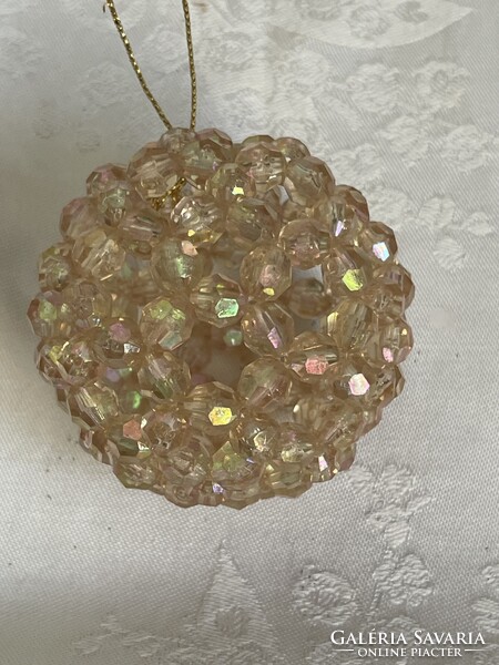 Gyönyörű retró karácsonyfa dísz fazellált pezsgőszinű gyöngyökből.