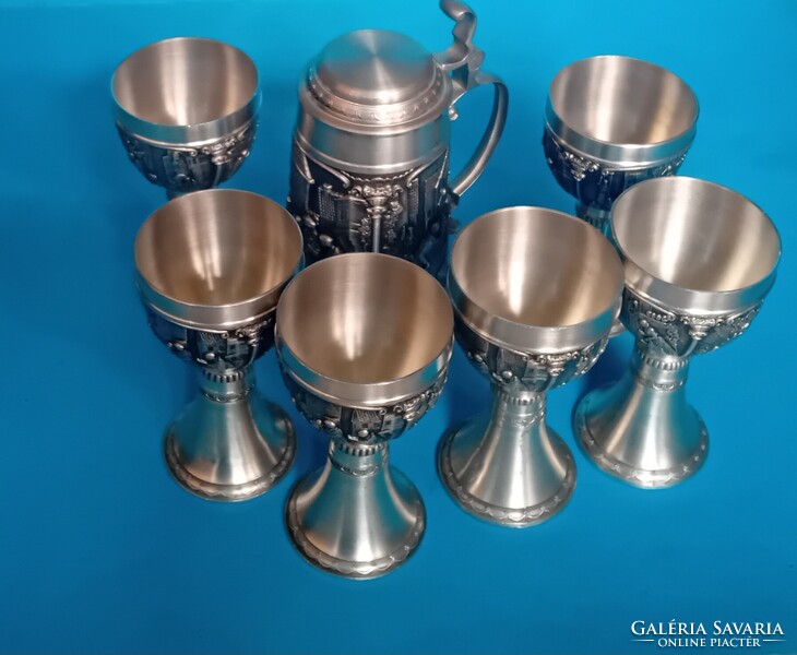 Ón pohárkészlet kiöntővel