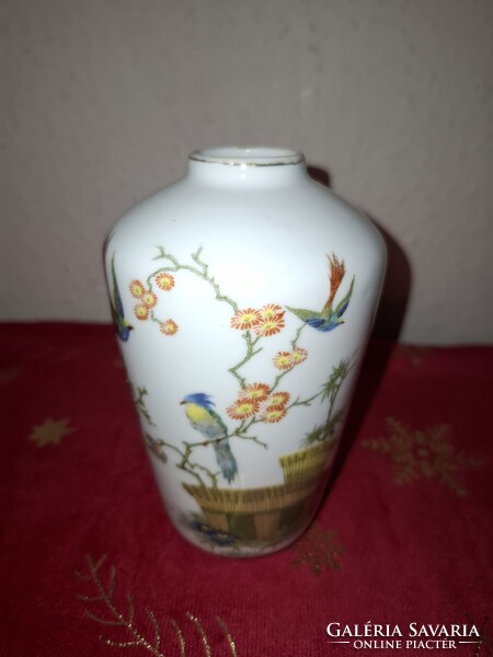 Antik  porcelán  váza virágzó fa ágon madarakkal  11cm  szép festéssel állapotban