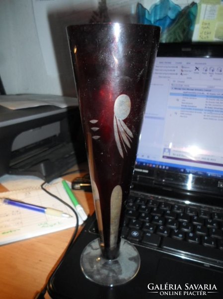 Metszett üvegváza a 20. század elejéről, hibátlan