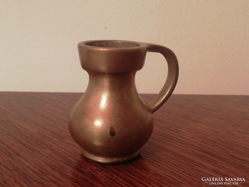 Kis méretű réz váza, kancsó