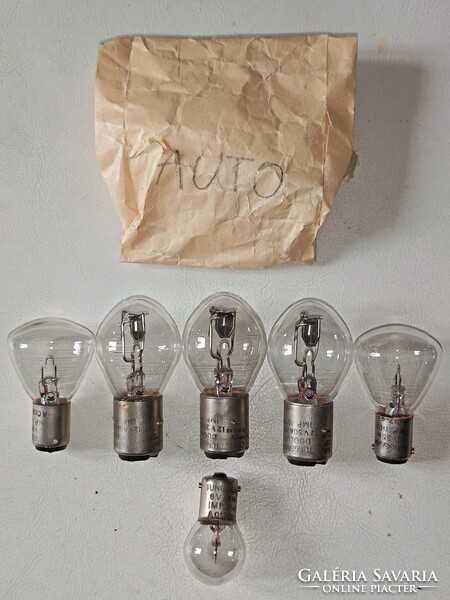 Retro Tungsram autó izzók hagyatékból.Kisautó, játék csere is érdekel