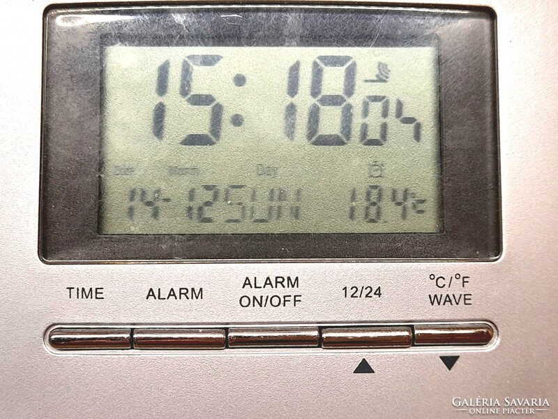 MűködőQvarc asztali óra nagy számokkal több funkcióval