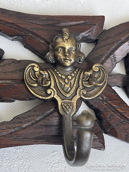Régi faragott fa akasztó 2 különleges réz akasztóval